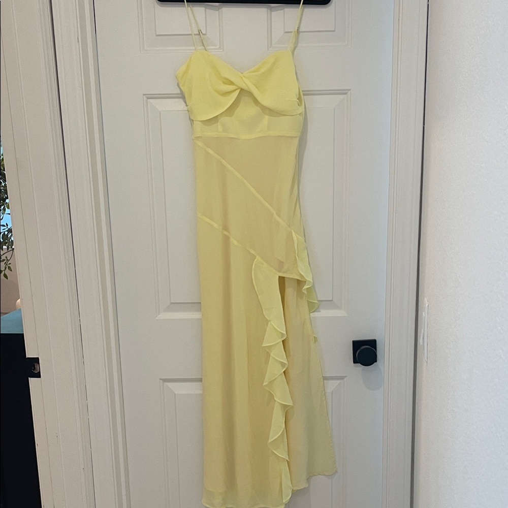 Chic Yellow Spaghetti Strap Maxi Dress
